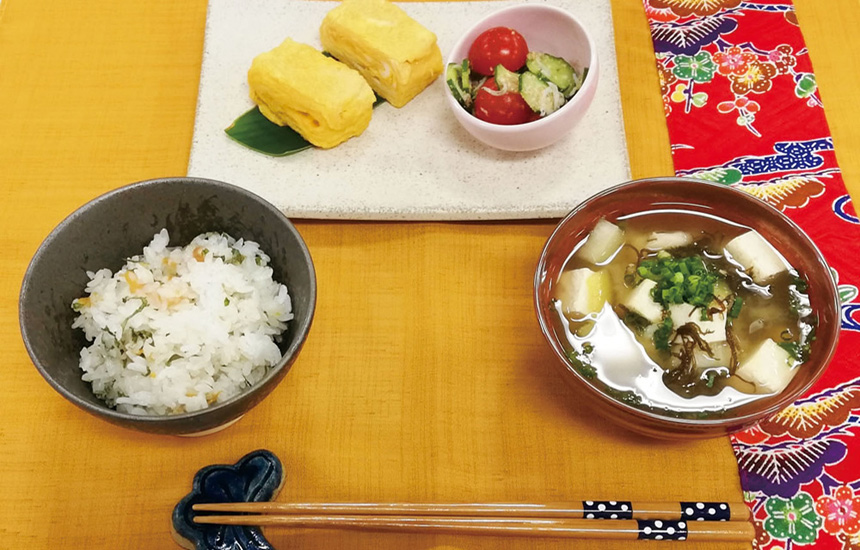 優しく彩鮮やかな「朝・しみ滋味・まごわやさしい朝ごはん」も、このレシピから生まれた。 沖縄の高校力ドリームインタビュー