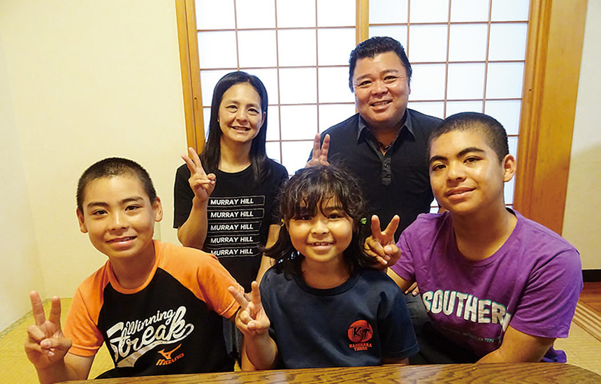 伊禮 弘幸さん・恵さん・弘恭さん・啓竜さん・裕理菜さん(父・母・兄弟) 家族
