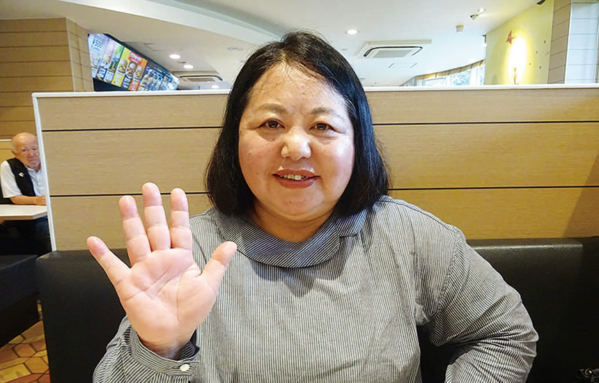 仲榮眞 亜矢子さん(母) 保護者