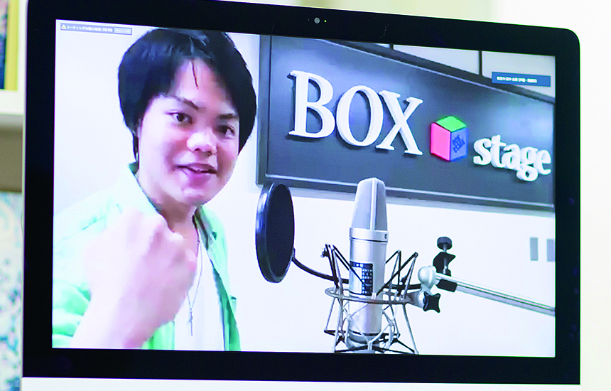 県外出身の友人もでき、充実した学校生活を送る。家で滑舌や発声の訓練を行うなど、日々の積み重ねを大切にしているそうだ。