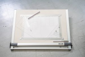 お父さんからもらった製図版はミリ単位のズレも無い優れもの。きっと一生の宝物になるはず。