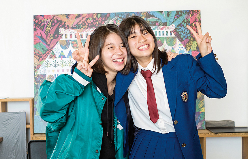 実姉の彩音(あやね)さんと姉妹でダンスユニット「NeIRO」を結成。県内外でパフォーマンスだけでなく振付などでも活躍。 イメージ