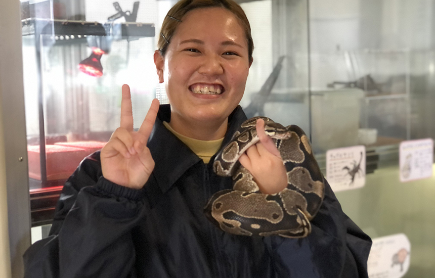 沖縄ペットワールド専門学校 鹿児島 出身 動物園の飼育員 を目指し日々奮闘 沖縄留学 沖縄の進学情報シンガク図鑑