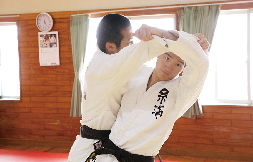 文武両道で知られる糸満高校で新たに創部された柔道部