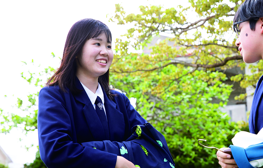 「将来どんな仕事に就いても洋服制作はライフワークとして続けていきたい」と話す羽地さん。